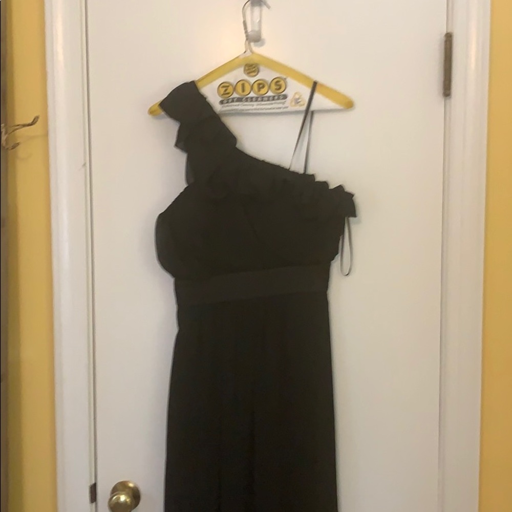 Gorgeous Max & Cleo formal dress. Size 6.